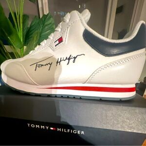 Tommy Hilfiger white comfy sneakers